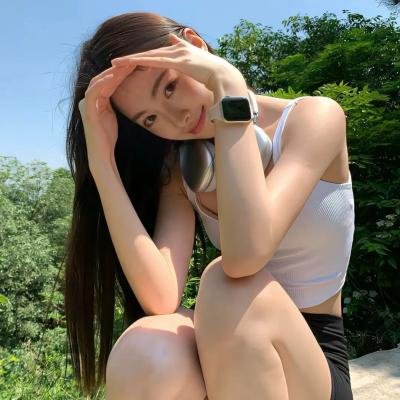 蕾哈娜内衣秀4 封面